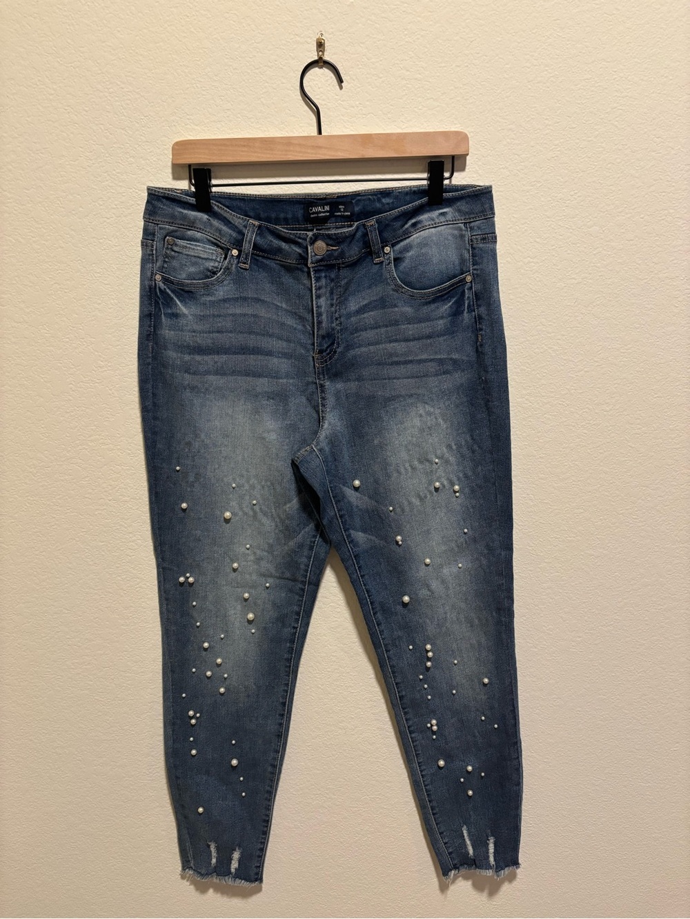 Pearl embellished Mid-Rise Blue Cropped Jeans - Women